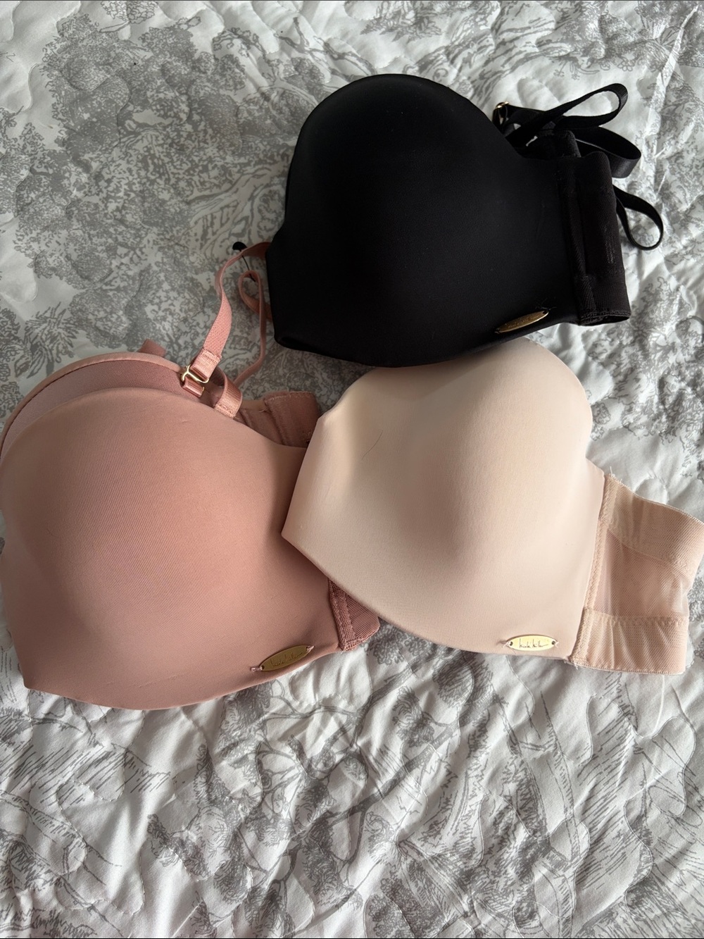 Nicole Miller Seamless Bra Set in Black, Pink, and Nude